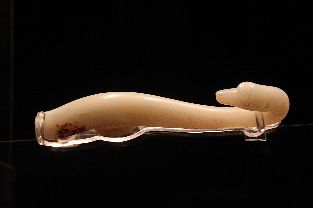 明代玉带钩 Ming jade belt hook
