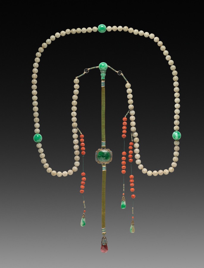清代翡翠珊瑚朝珠 Qing dynasty mandarin necklace with jadeite and coral, Cleveland Museum of Art